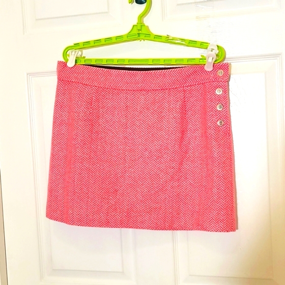 Vineyard Vines Dresses & Skirts - Vineyard Vines pink and white skirt size 12